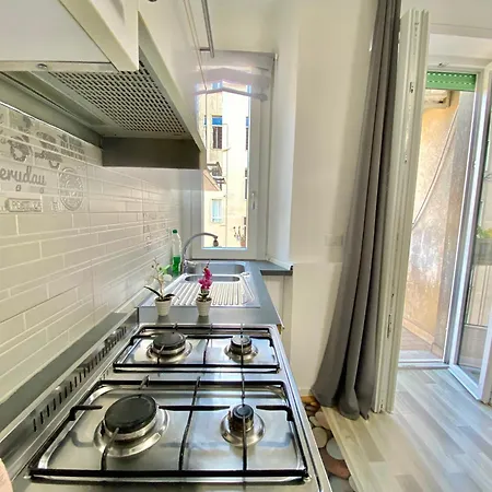 Lugano S&s Home, Moderna E Tranquilla, Vicino Al Centro Di Milano, Con Parcheggio Gratuito Esterno Appartement *