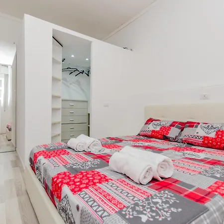 Lugano S&s Home, Moderna E Tranquilla, Vicino Al Centro Di Milano, Con Parcheggio Gratuito Esterno Appartement