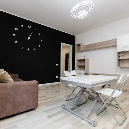 Lugano S&s Home, Moderna E Tranquilla, Vicino Al Centro Di Milano, Con Parcheggio Gratuito Esterno Appartement